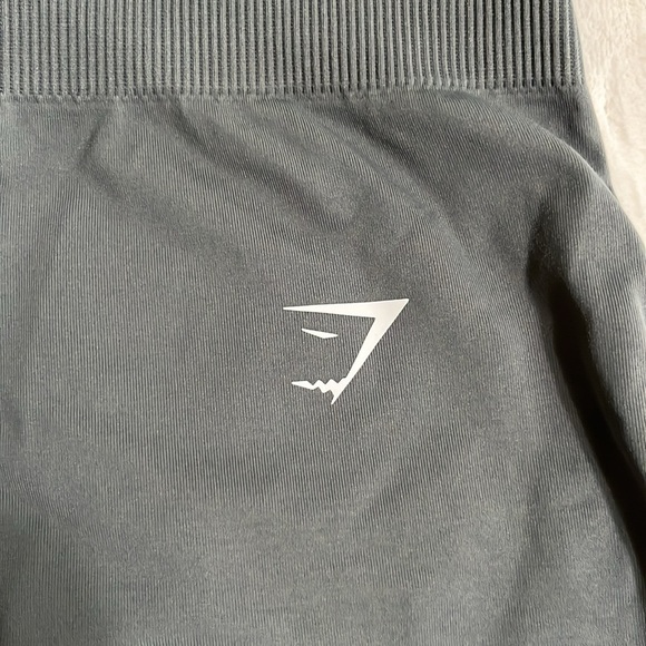 GYMSHARK Women's Gray Leggings - Picture 3 of 8